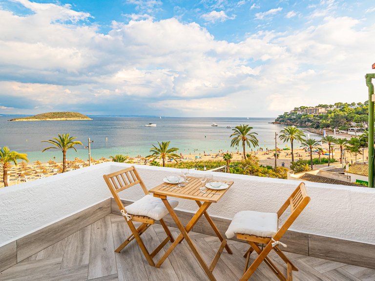 Fully Renovated 3-Bedroom Penthouse with Beach Access, Terrace and Parking – For Seasonal Rent in Magaluf , Calvià, Baleares 24