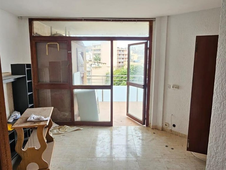 Apartment with terraces to renovate in El Terreno with side sea views , Palma de Mallorca, Baleares 11