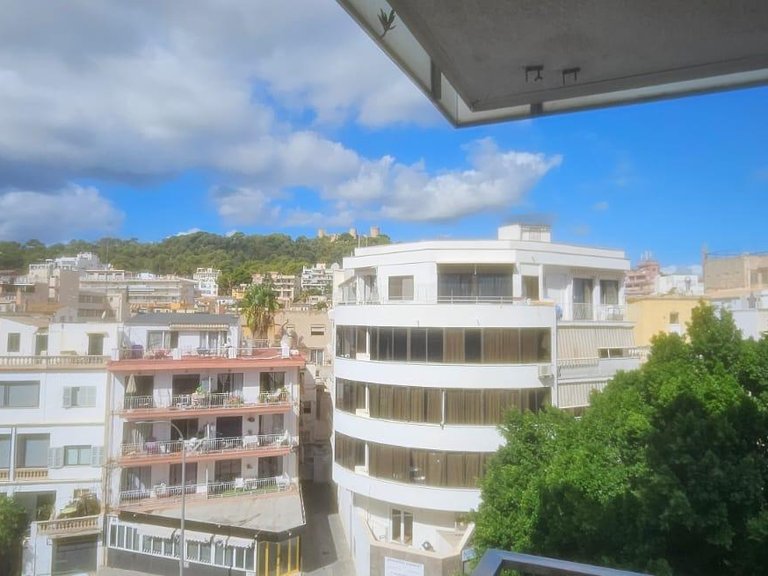 Apartment with terraces to renovate in El Terreno with side sea views , Palma de Mallorca, Baleares 3