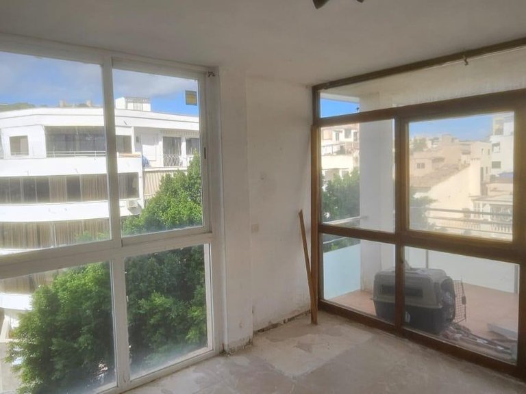 Apartment with terraces to renovate in El Terreno with side sea views , Palma de Mallorca, Baleares 6