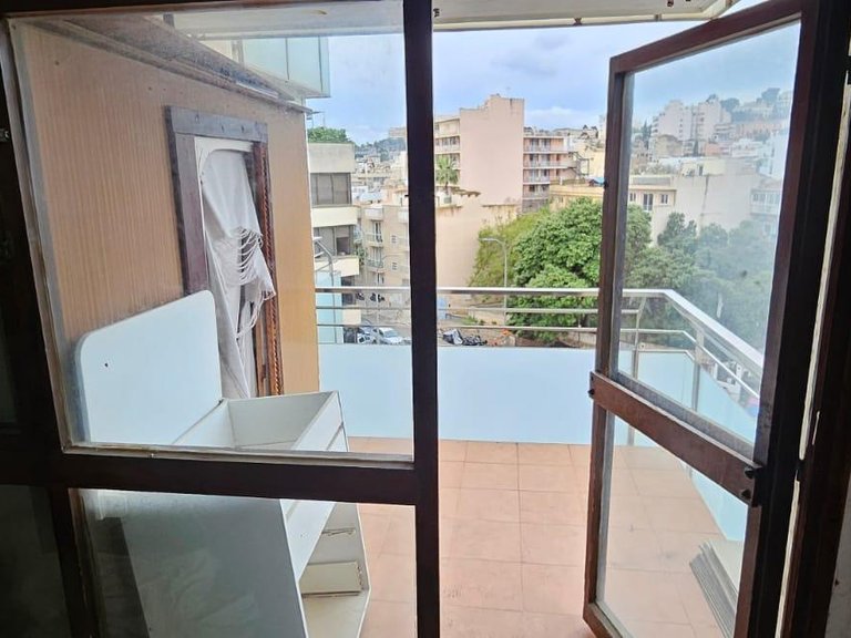 Apartment with terraces to renovate in El Terreno with side sea views , Palma de Mallorca, Baleares 8