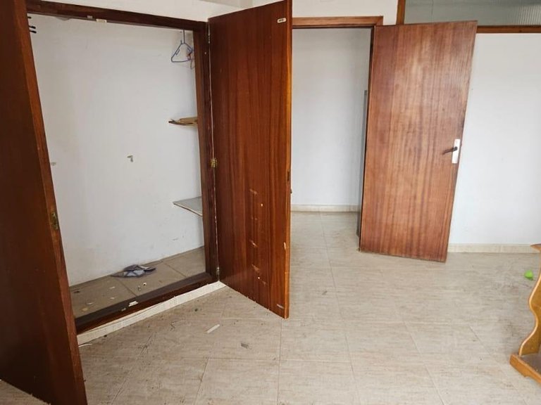 Apartment with terraces to renovate in El Terreno with side sea views , Palma de Mallorca, Baleares 9