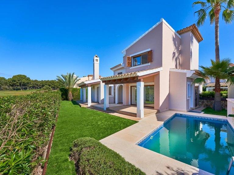 Exclusive villa on the front line of the golf course in Nova Santa Ponsa. , Calvià, Baleares 1