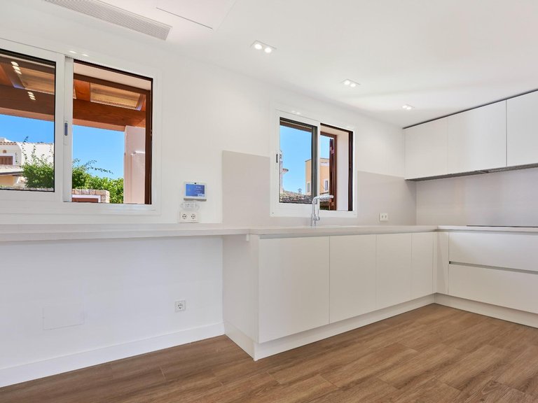 Exclusive villa on the front line of the golf course in Nova Santa Ponsa. , Calvià, Baleares 12