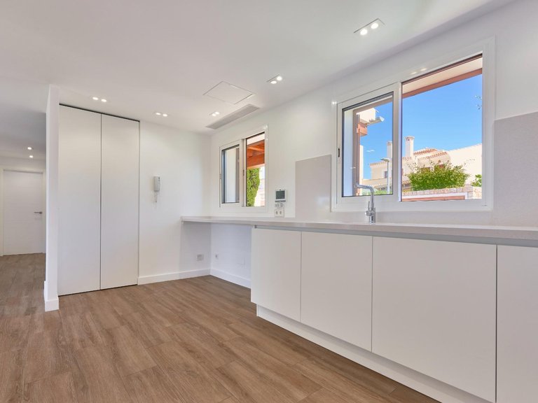 Exclusive villa on the front line of the golf course in Nova Santa Ponsa. , Calvià, Baleares 13