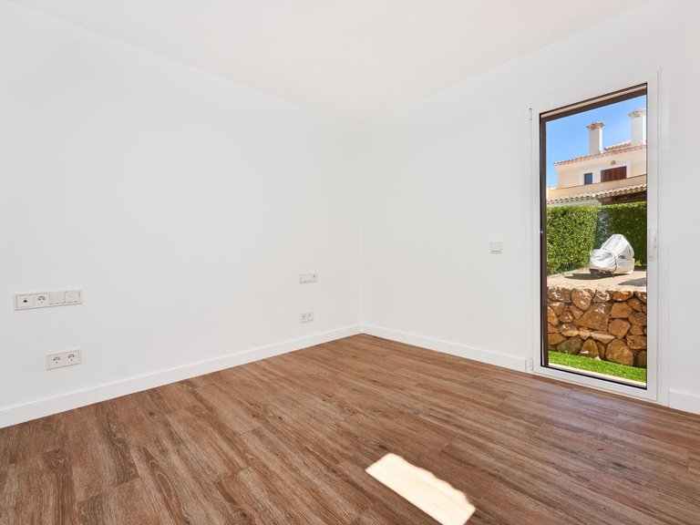 Exclusive villa on the front line of the golf course in Nova Santa Ponsa. , Calvià, Baleares 15