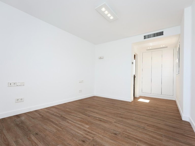 Exclusive villa on the front line of the golf course in Nova Santa Ponsa. , Calvià, Baleares 20