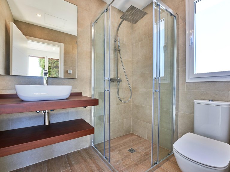 Exclusive villa on the front line of the golf course in Nova Santa Ponsa. , Calvià, Baleares 22