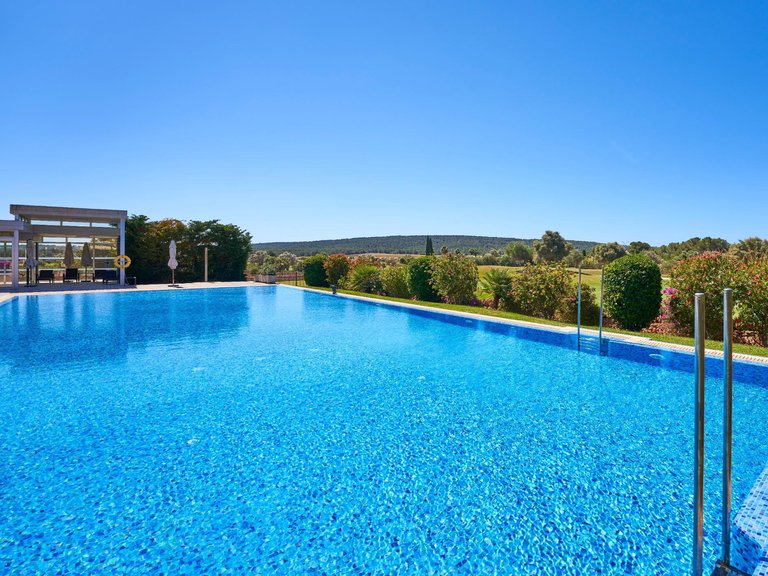 Exclusive villa on the front line of the golf course in Nova Santa Ponsa. , Calvià, Baleares 24