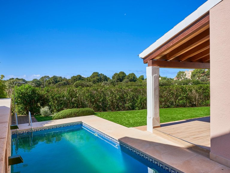 Exclusive villa on the front line of the golf course in Nova Santa Ponsa. , Calvià, Baleares 4