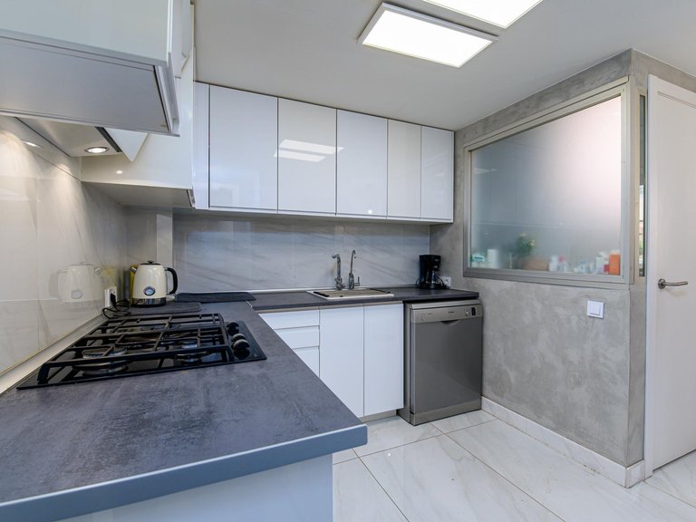 Duplex with 3 bedrooms, communal pool, and optional parking in La Bonanova , Palma de Mallorca, Baleares 10