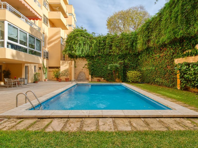 Duplex with 3 bedrooms, communal pool, and optional parking in La Bonanova , Palma de Mallorca, Baleares 2