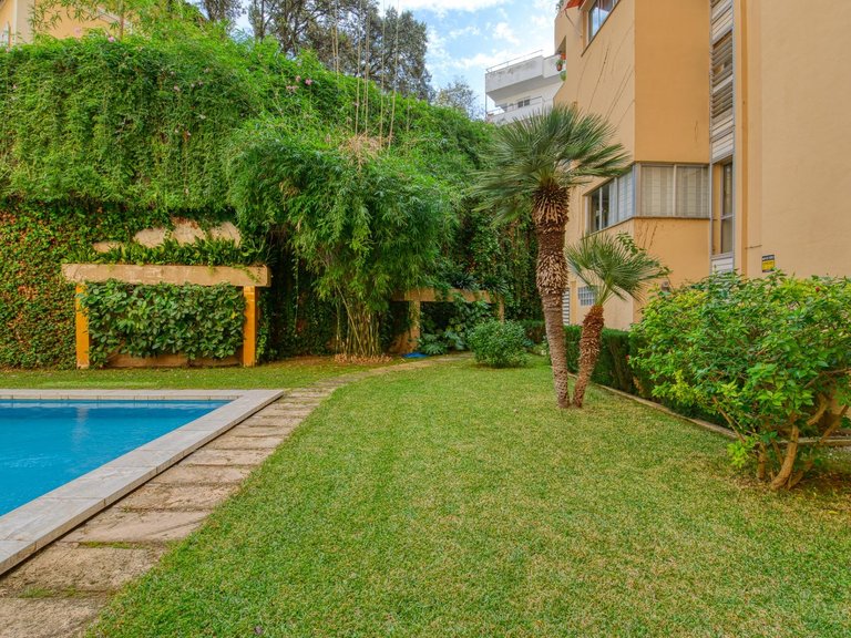 Duplex with 3 bedrooms, communal pool, and optional parking in La Bonanova , Palma de Mallorca, Baleares 4