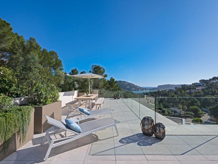 Exceptional 5-bed villa with sea views in Puerto Andratx , Andratx, Baleares 4