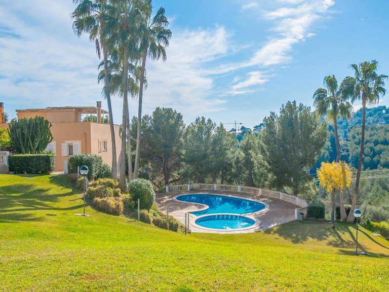 4-bedroom townhouse with pool and garage in Sant Agustí , Palma de Mallorca, Baleares 1