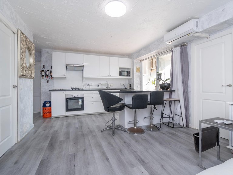 Flat with 2 bedrooms and terrace 200 metres from Magaluf beach , Calvià, Baleares 4
