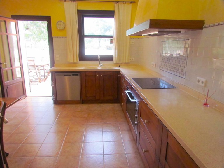 Spectacular Country Estate with Garden, Pool, Barbecue, and Parking in Santa Eugenia , Santa Eugènia, Baleares 13