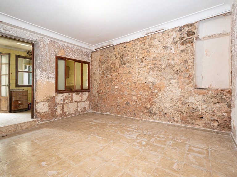 Great Investment Opportunity: House with Garden and 5 Bedrooms in the Heart of Inca , Inca, Baleares 11