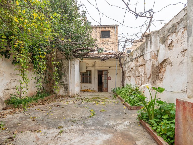 Great Investment Opportunity: House with Garden and 5 Bedrooms in the Heart of Inca , Inca, Baleares 13
