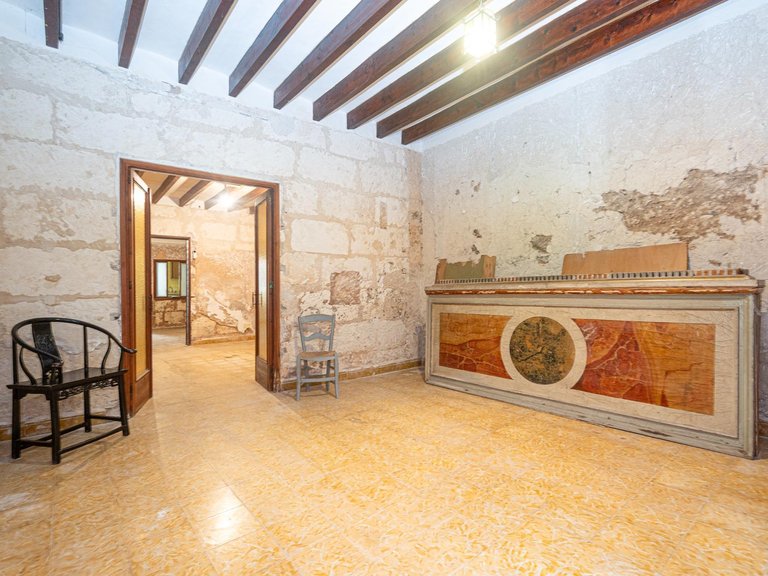 Great Investment Opportunity: House with Garden and 5 Bedrooms in the Heart of Inca , Inca, Baleares 4