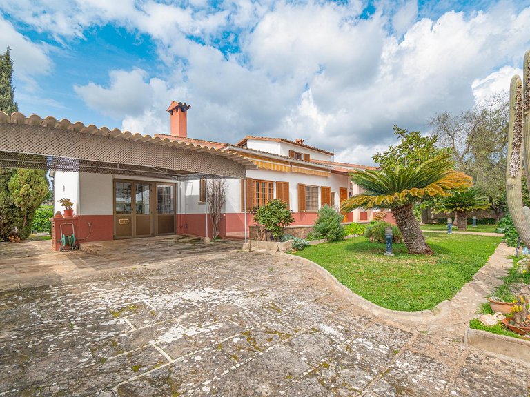 Investment Opportunity in Palmanyola: Villa with Great Potential for Renovation , Bunyola, Baleares 1