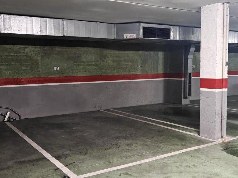 15m2 parking space in a closed communal garage in La Calatrava , Palma de Mallorca, Baleares 2