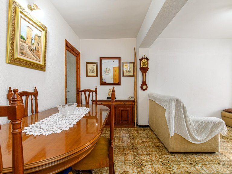 3-bedroom flat with potential for renovation near S'Ercorxador , Palma de Mallorca, Baleares 3