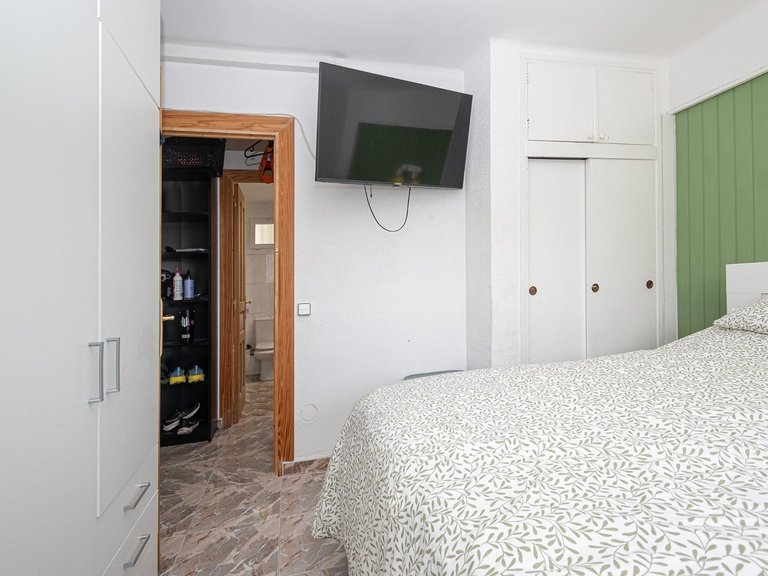 2-bedroom flat 200 metres from the beach with parking , Calvià, Baleares 12