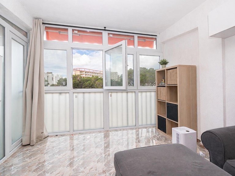 2-bedroom flat 200 metres from the beach with parking , Calvià, Baleares 2