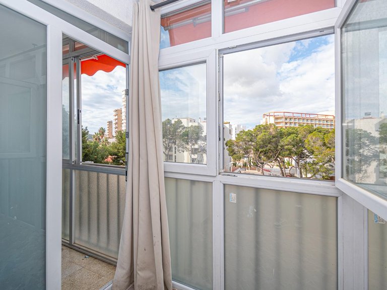 2-bedroom flat 200 metres from the beach with parking , Calvià, Baleares 3