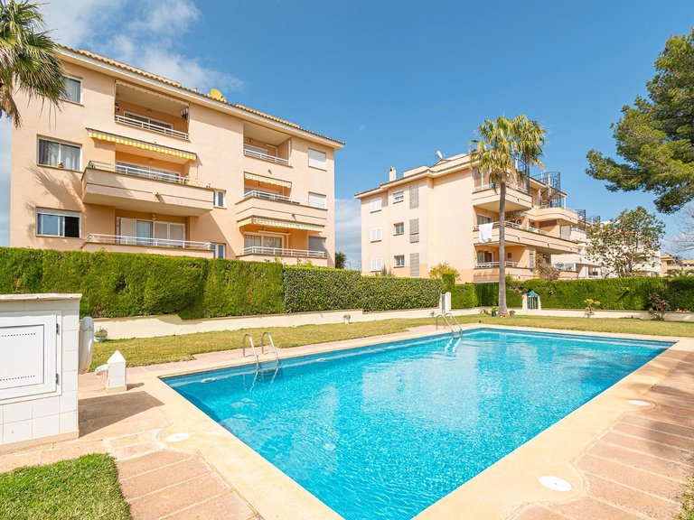 Duplex penthouse with sun terrace in a residential complex with gardens and a swimming pool, just 5 minutes from the sea , Llucmajor, Baleares 19