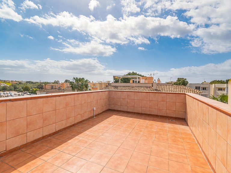 Duplex penthouse with sun terrace in a residential complex with gardens and a swimming pool, just 5 minutes from the sea , Llucmajor, Baleares 20
