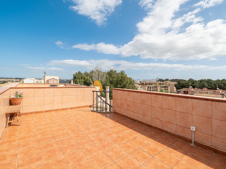 Duplex penthouse with sun terrace in a residential complex with gardens and a swimming pool, just 5 minutes from the sea , Llucmajor, Baleares 21