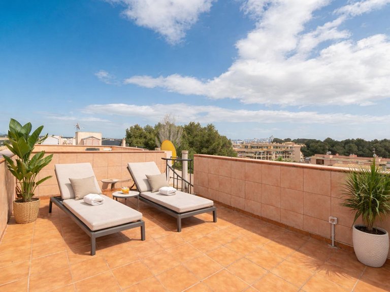 Duplex penthouse with sun terrace in a residential complex with gardens and a swimming pool, just 5 minutes from the sea , Llucmajor, Baleares 3