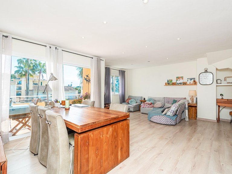 Duplex penthouse with sun terrace in a residential complex with gardens and a swimming pool, just 5 minutes from the sea , Llucmajor, Baleares 8