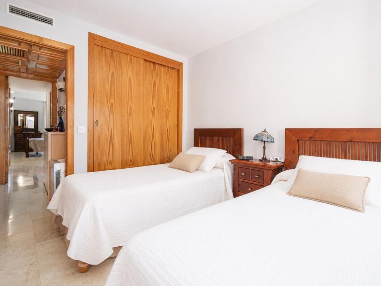 Fantastic 3-bedroom flat with a terrace, parking space, storage room and views of the park in Camp Redó , Palma de Mallorca, Baleares 19