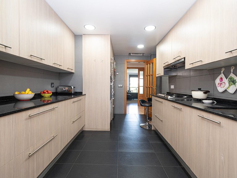 Fantastic 3-bedroom flat with a terrace, parking space, storage room and views of the park in Camp Redó , Palma de Mallorca, Baleares 9