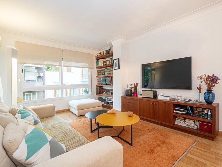 3-bedroom flat with balcony in Santa Catalina , Palma de Mallorca, Baleares 1
