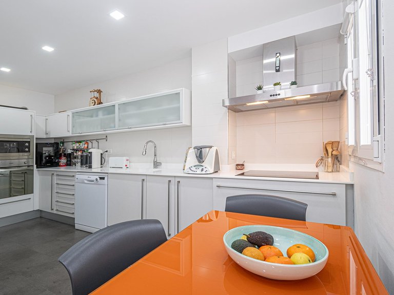 3-bedroom flat with balcony in Santa Catalina , Palma de Mallorca, Baleares 10