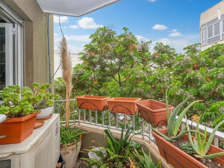 3-bedroom flat with balcony in Santa Catalina , Palma de Mallorca, Baleares 2