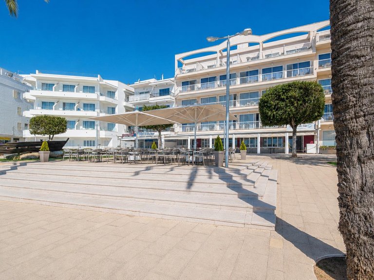 A Unique Opportunity in Cala Bona! Beachfront Restaurant, Café & Bar , Son Servera, Baleares 15