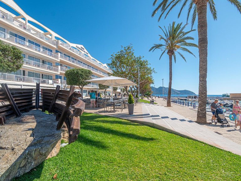 A Unique Opportunity in Cala Bona! Beachfront Restaurant, Café & Bar , Son Servera, Baleares 16