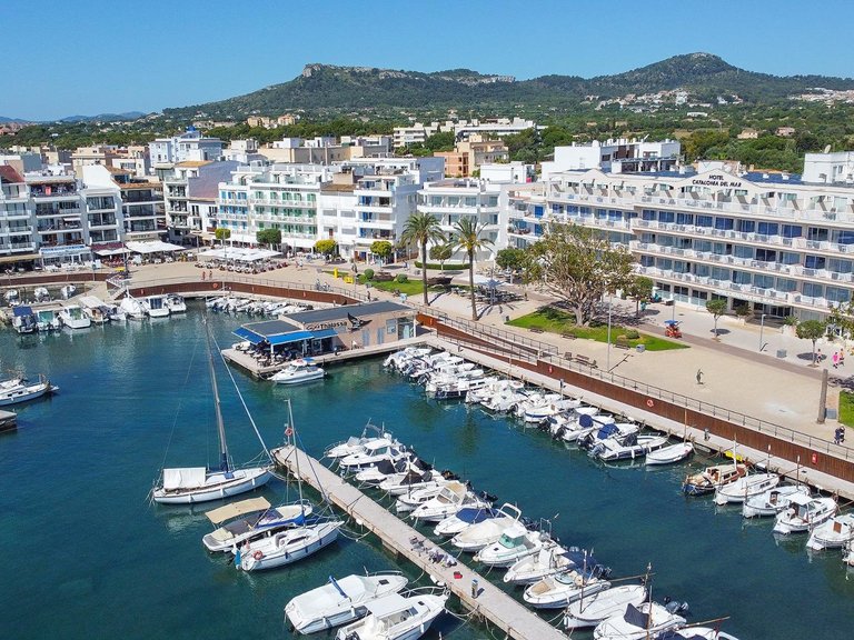 A Unique Opportunity in Cala Bona! Beachfront Restaurant, Café & Bar , Son Servera, Baleares 18