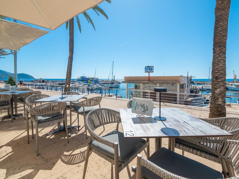 A Unique Opportunity in Cala Bona! Beachfront Restaurant, Café & Bar , Son Servera, Baleares 3
