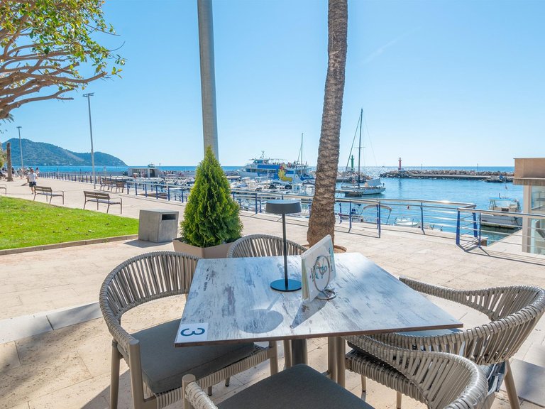 A Unique Opportunity in Cala Bona! Beachfront Restaurant, Café & Bar , Son Servera, Baleares 4