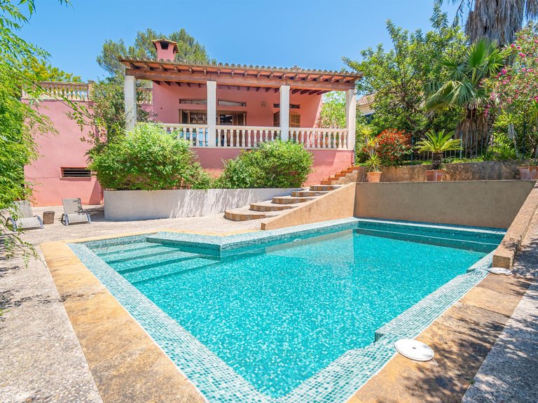 4-Bedroom Single-Story Villa with Private Pool and Mountain Views in Bunyola , Bunyola, Baleares 1
