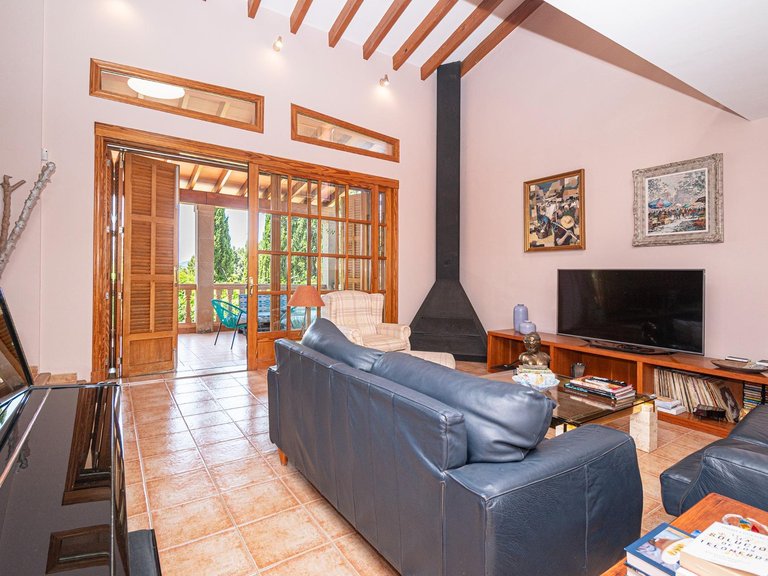 4-Bedroom Single-Story Villa with Private Pool and Mountain Views in Bunyola , Bunyola, Baleares 12