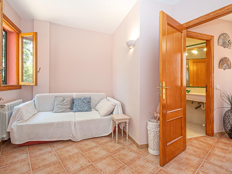 4-Bedroom Single-Story Villa with Private Pool and Mountain Views in Bunyola , Bunyola, Baleares 30
