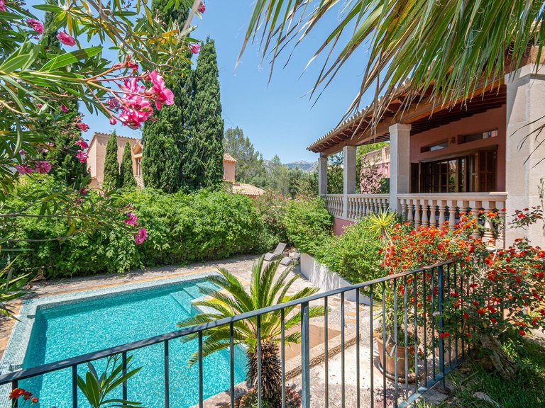 4-Bedroom Single-Story Villa with Private Pool and Mountain Views in Bunyola , Bunyola, Baleares 5