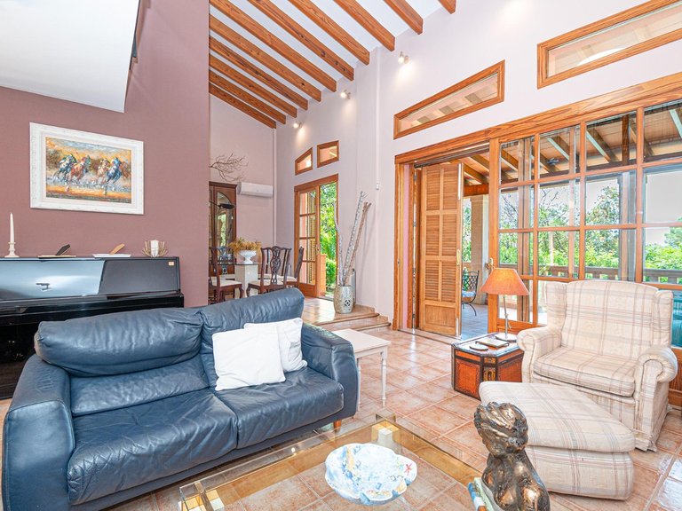 4-Bedroom Single-Story Villa with Private Pool and Mountain Views in Bunyola , Bunyola, Baleares 9